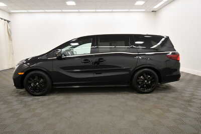2023 Honda Odyssey, $32349. Photo 4