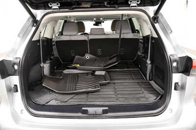 2020 Toyota Highlander, $25349. Photo 7