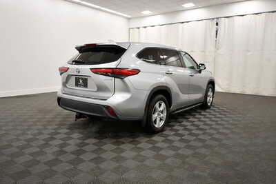 2020 Toyota Highlander, $25349. Photo 8