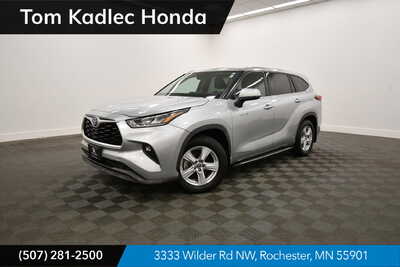 2020 Toyota Highlander, $25349. Photo 1