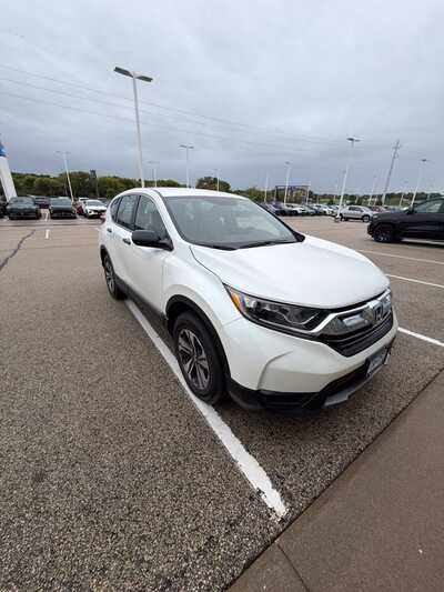 2017 Honda CR-V, $22649. Photo 2