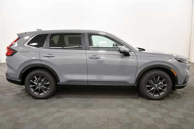 2027 Honda CR-V, $39305. Photo 8