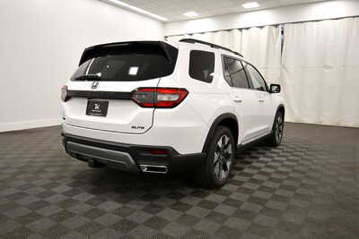 2026 Honda Pilot, $55645. Photo 7