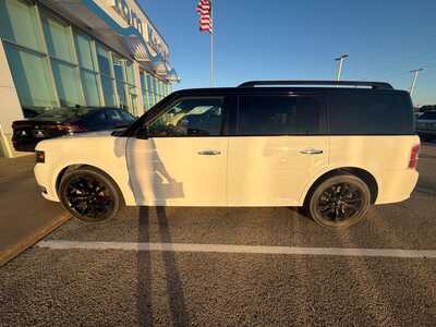 2019 Ford Flex, $18349. Photo 2