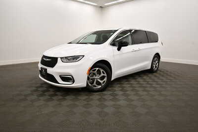 2024 Chrysler Pacifica, $35349. Photo 2