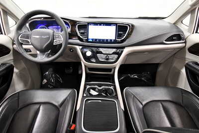 2024 Chrysler Pacifica, $35349. Photo 3