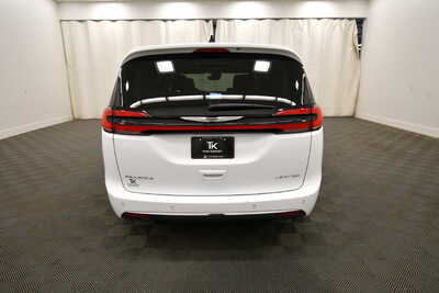 2024 Chrysler Pacifica, $35349. Photo 6