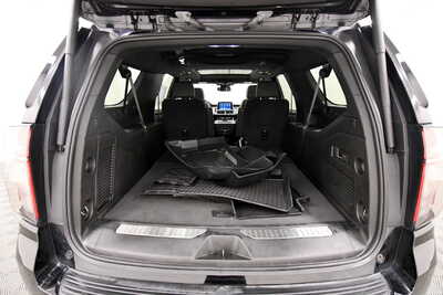 2024 Chevrolet Suburban, $63349. Photo 7