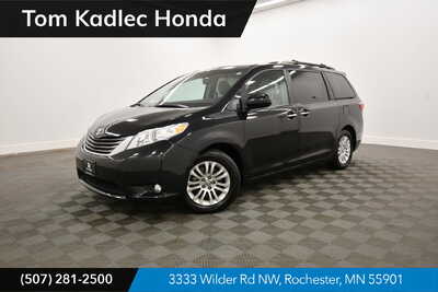 2017 Toyota Sienna, $17349. Photo 1