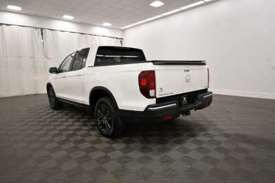 2019 Honda Ridgeline, $21849. Photo 5