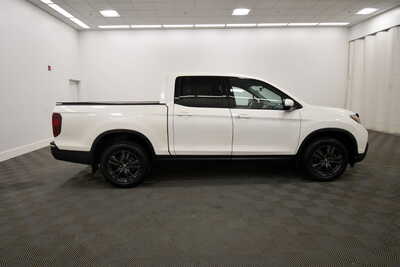 2019 Honda Ridgeline, $21849. Photo 9