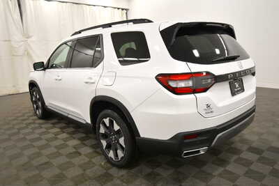 2026 Honda Pilot, $54545. Photo 5
