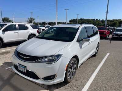 2017 Chrysler Pacifica, $0. Photo 1