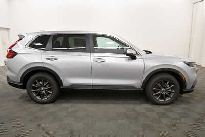 2027 Honda CR-V, $38850. Photo 8