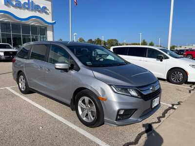 2018 Honda Odyssey, $20349. Photo 2