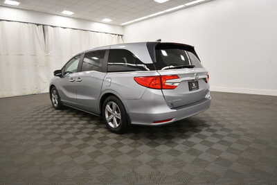 2018 Honda Odyssey, $18349. Photo 5
