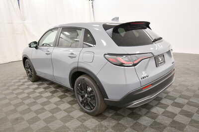 2027 Honda HR-V, $31905. Photo 5