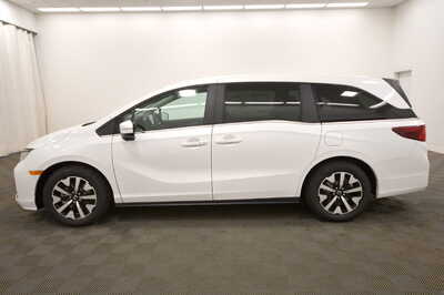 2027 Honda Odyssey, $45245. Photo 4