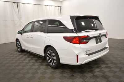 2027 Honda Odyssey, $45245. Photo 5