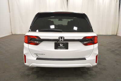 2027 Honda Odyssey, $45245. Photo 6