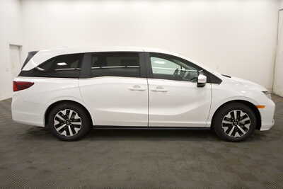 2027 Honda Odyssey, $45245. Photo 8