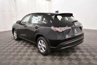2027 Honda HR-V, $29650. Photo 5