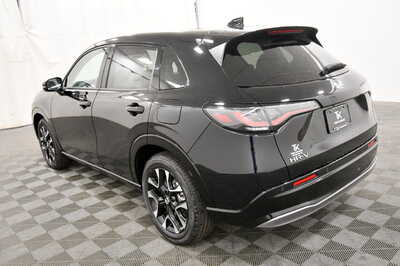 2027 Honda HR-V, $33500. Photo 5
