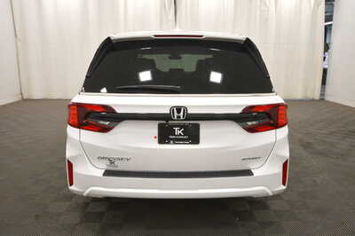 2027 Honda Odyssey, $46345. Photo 6