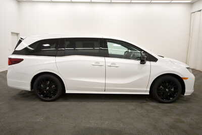 2027 Honda Odyssey, $46345. Photo 8