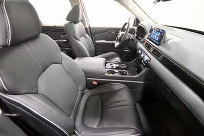2025 Honda Pilot, $49349. Photo 12