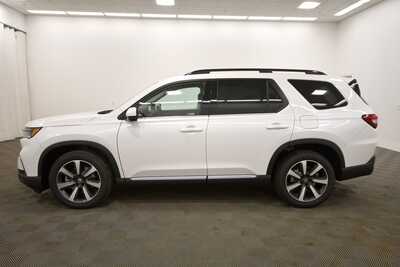 2025 Honda Pilot, $49349. Photo 4