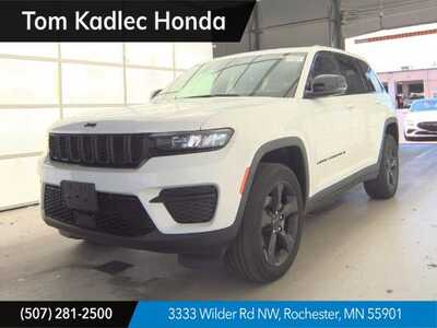 2023 Jeep Grand Cherokee, $32645. Photo 1