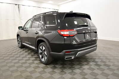 2026 Honda Pilot, $55445. Photo 5