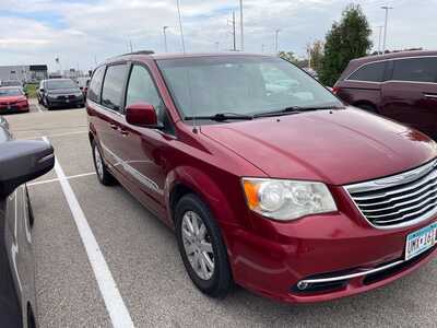 2013 Chrysler Town & Country, $0. Photo 2