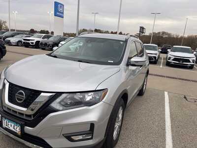 2017 Nissan Rogue, $13834. Photo 2