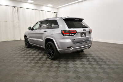 2018 Jeep Grand Cherokee, $15349. Photo 5