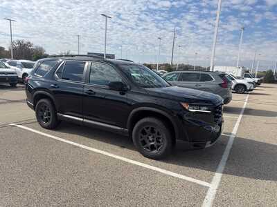 2024 Honda Pilot, $42349. Photo 2