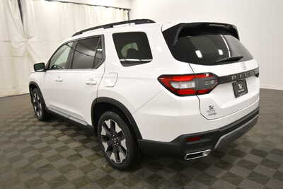 2026 Honda Pilot, $53345. Photo 5