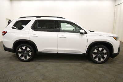 2026 Honda Pilot, $53345. Photo 8