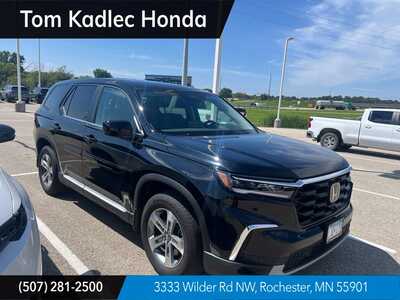 2024 Honda Pilot, $40349. Photo 1