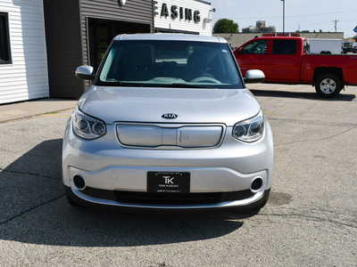 2016 Kia Soul EV, $6495. Photo 10
