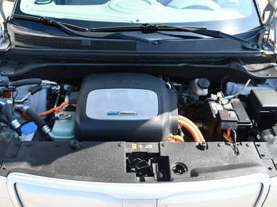 2016 Kia Soul EV, $6495. Photo 11