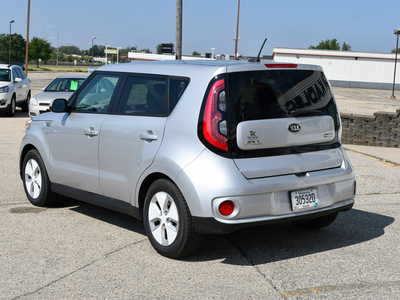 2016 Kia Soul EV, $6495. Photo 5