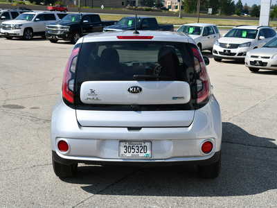 2016 Kia Soul EV, $6495. Photo 6