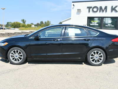 2017 Ford Fusion, $7999. Photo 3