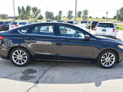 2017 Ford Fusion, $7999. Photo 8