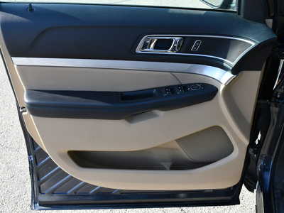2017 Ford Explorer, $8999. Photo 12