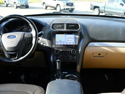 2017 Ford Explorer, $8999. Photo 3