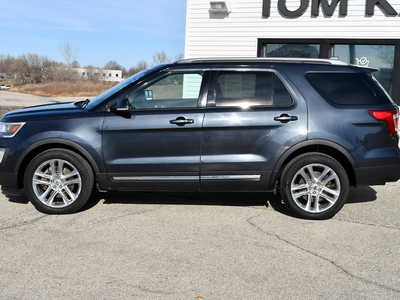 2017 Ford Explorer, $8999. Photo 4