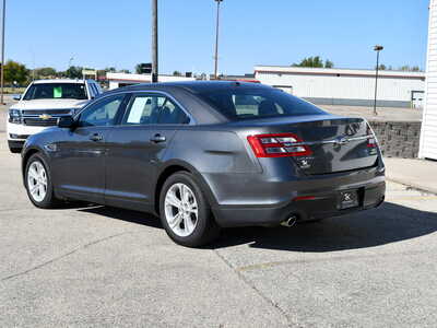 2015 Ford Taurus, $6995. Photo 4